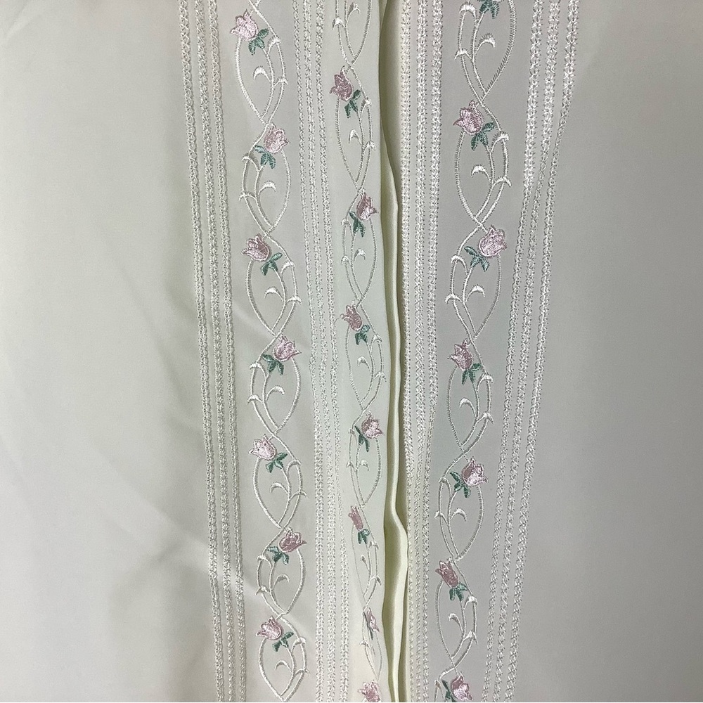 < Vtg Yves St. Clair Ivory Button Down With Floral Detail > - Picture 4 of 5